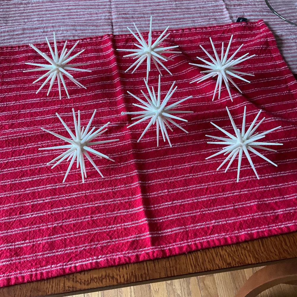 6 glitter star/snowflake ornaments